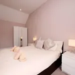 Hoxne Cottages - Daisy Cottage With Private Hot Tub